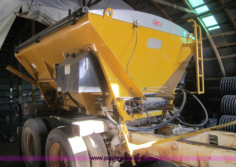 image for item 3200 Ag-Chem L3020G4 dry box spreader