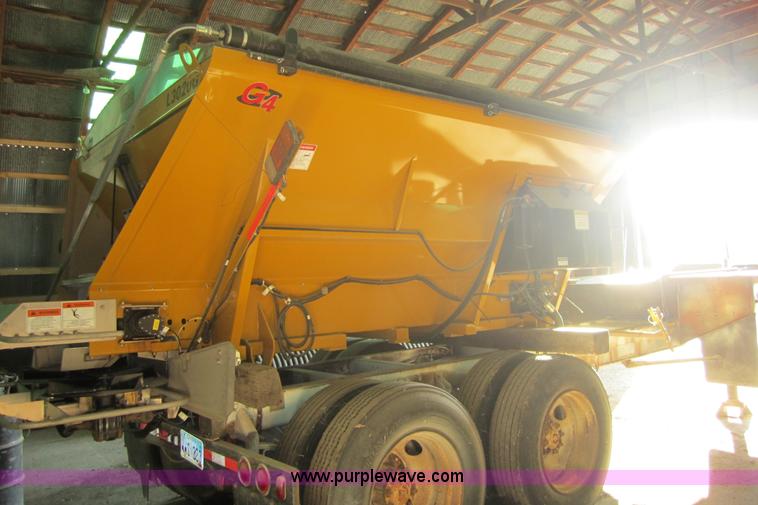 image for item 3200 Ag-Chem L3020G4 dry box spreader