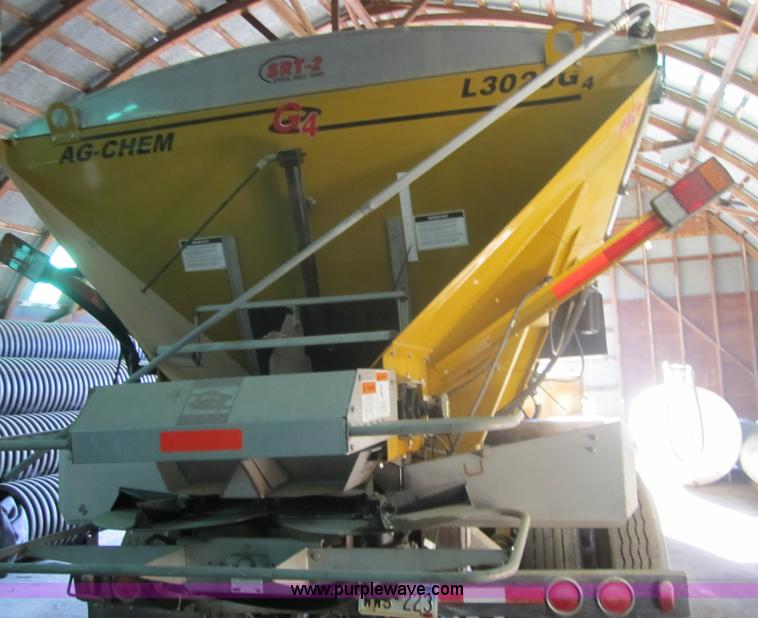 image for item 3200 Ag-Chem L3020G4 dry box spreader