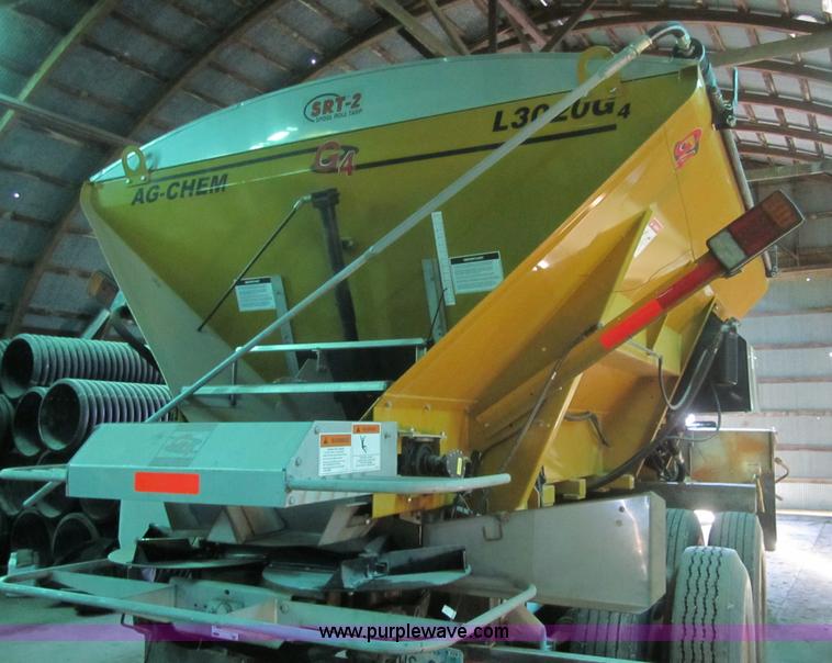 image for item 3200 Ag-Chem L3020G4 dry box spreader