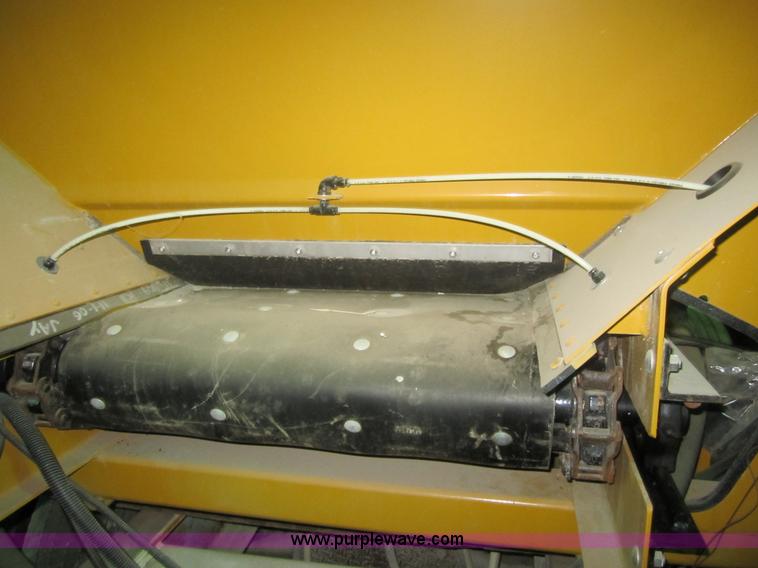 image for item 3200 Ag-Chem L3020G4 dry box spreader