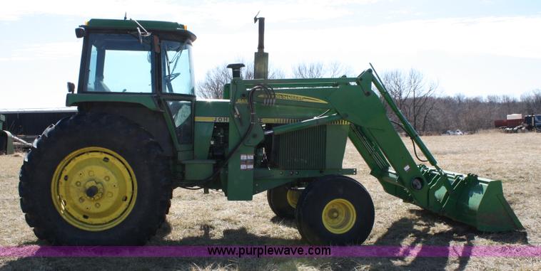 image for item 4934 1978 John Deere 4640 tractor with loader