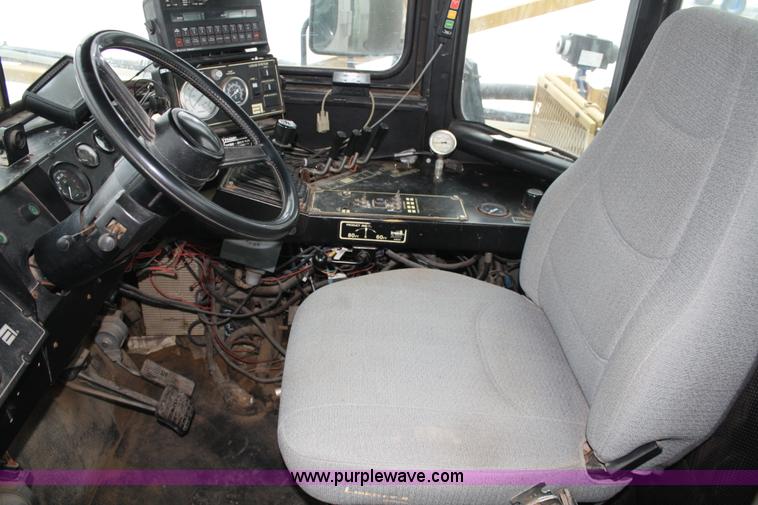 image for item 4946 1997 Ag-Chem Terra Gator 1803 sprayer