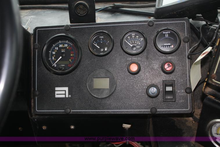 image for item 4946 1997 Ag-Chem Terra Gator 1803 sprayer