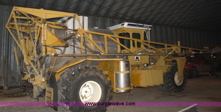 image for item 4947 1990 Ag-Chem Big A 2800 sprayer