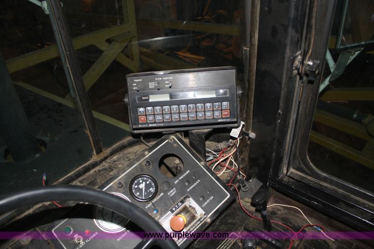 image for item 4947 1990 Ag-Chem Big A 2800 sprayer