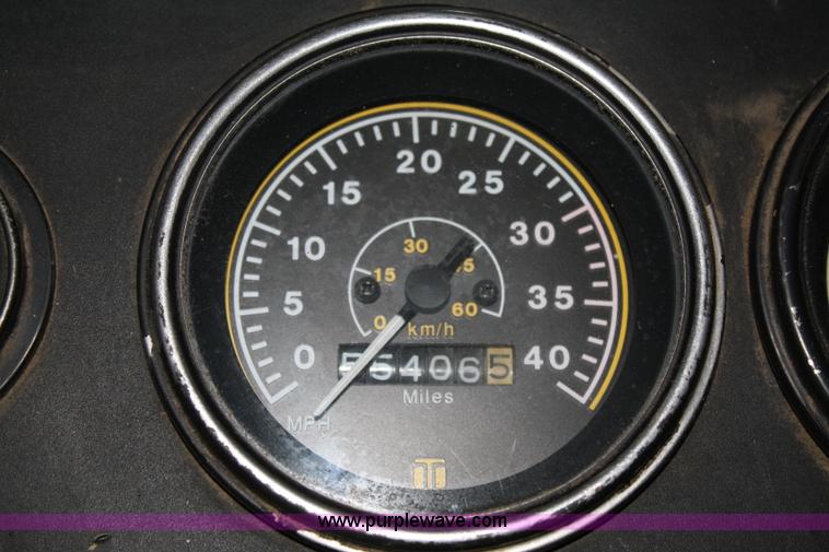 image for item 4947 1990 Ag-Chem Big A 2800 sprayer