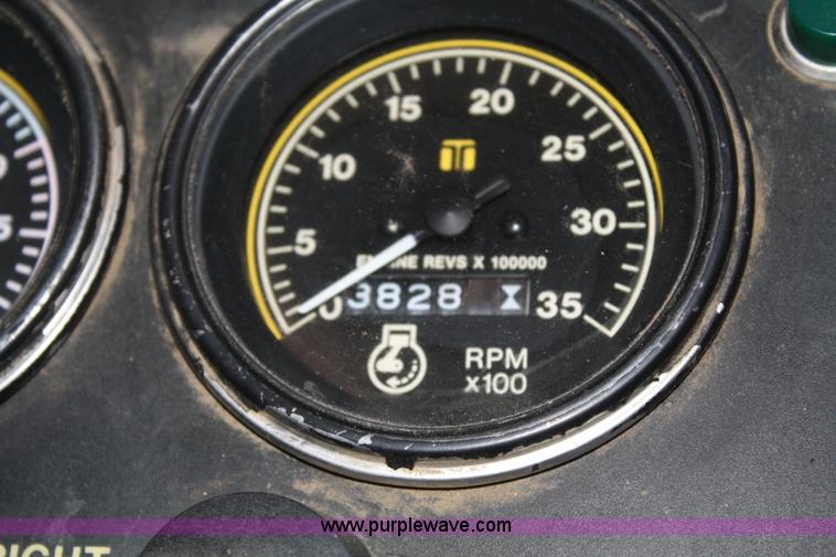 image for item 4947 1990 Ag-Chem Big A 2800 sprayer