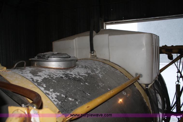 image for item 4947 1990 Ag-Chem Big A 2800 sprayer