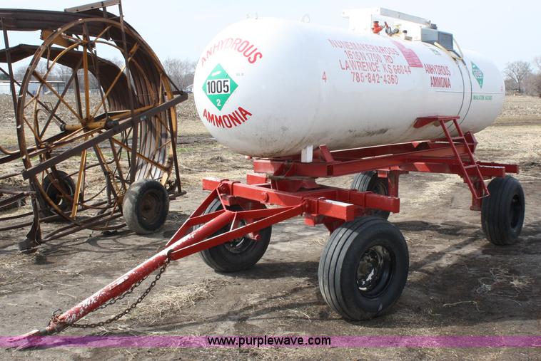 image for item 4950 1000 gallon anhydrous tank