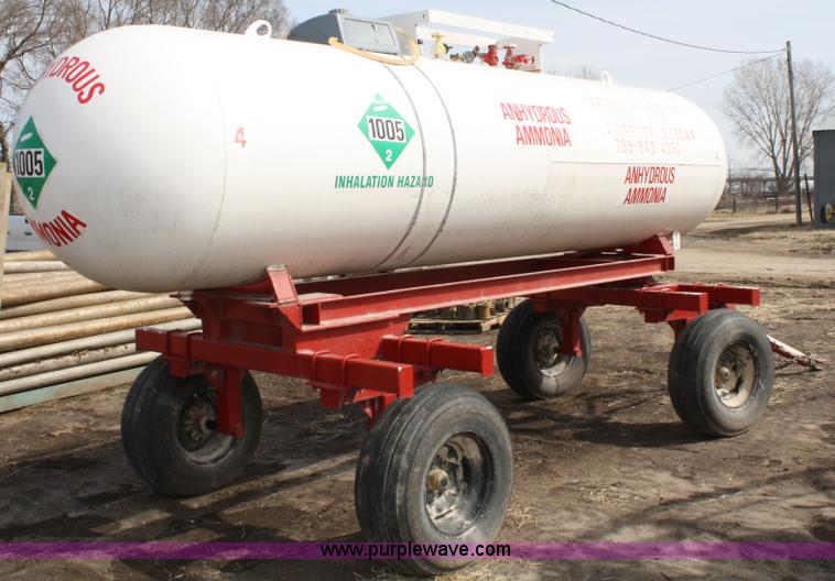 image for item 4950 1000 gallon anhydrous tank