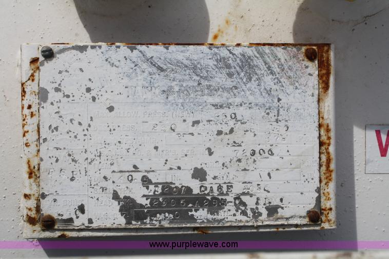 image for item 4950 1000 gallon anhydrous tank