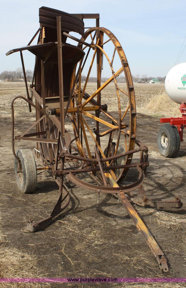 image for item 4951 Farris wheel bale loader