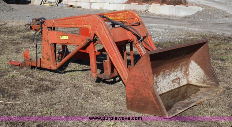 image for item 4955 Massey Ferguson loader and mounting brackets