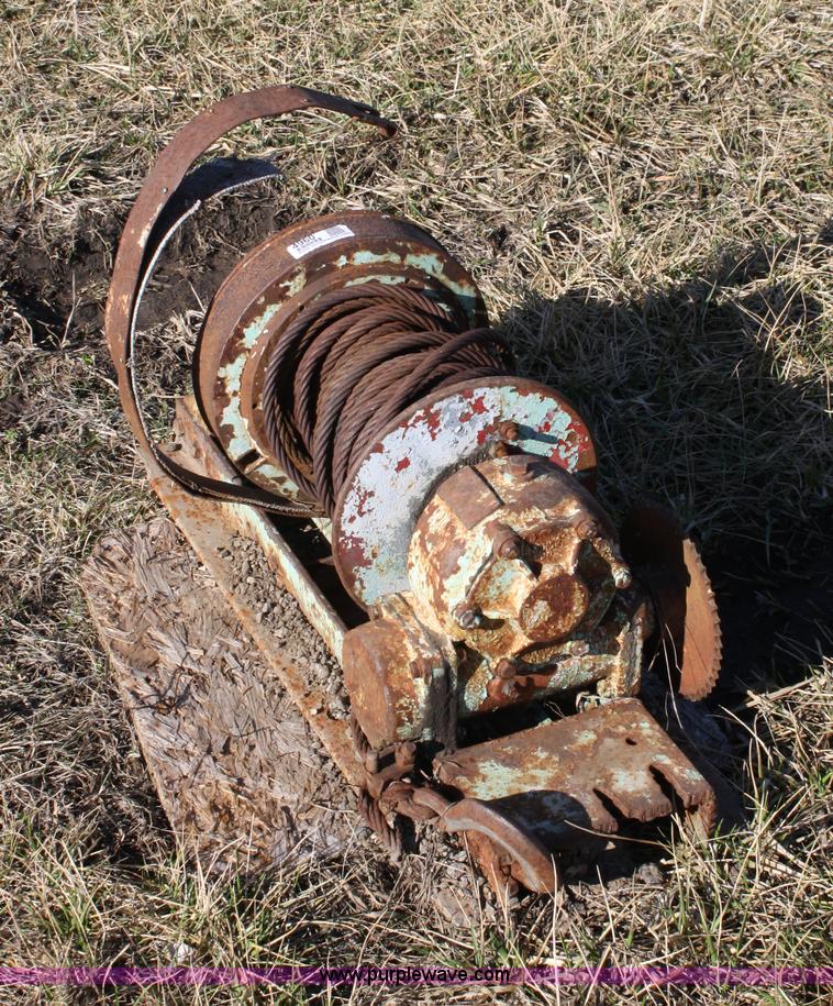 image for item 4960 Winch