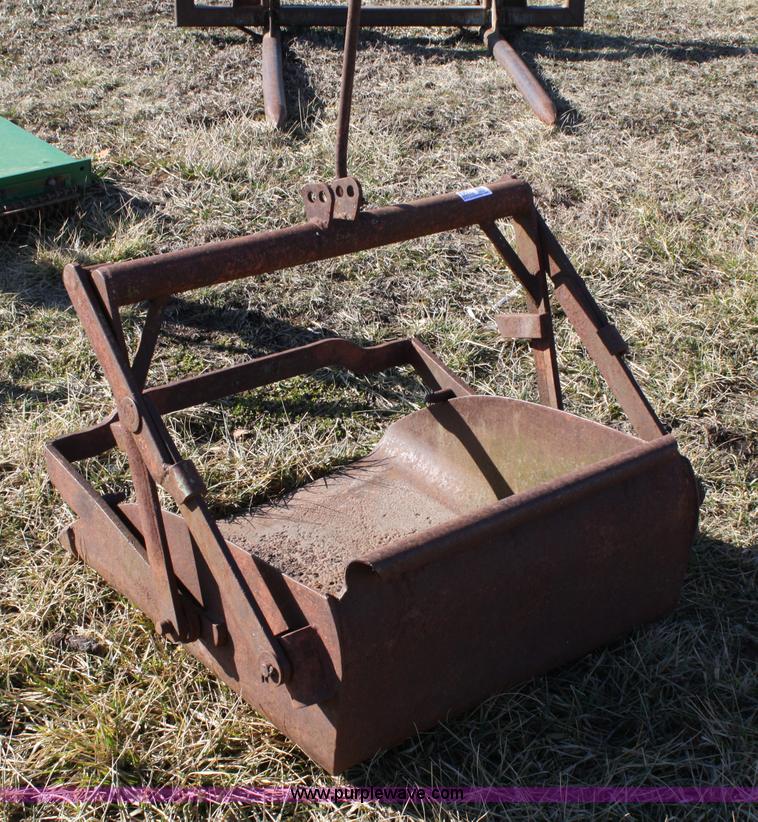 image for item 4961 Dearborn 29" three point bucket