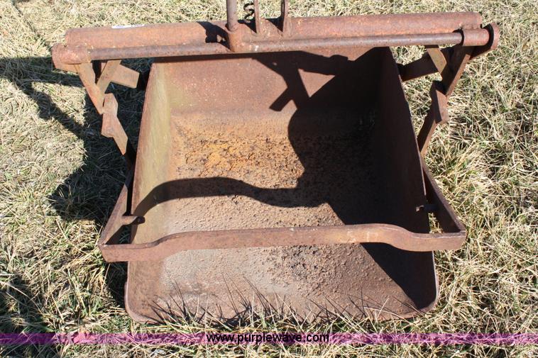 image for item 4961 Dearborn 29" three point bucket