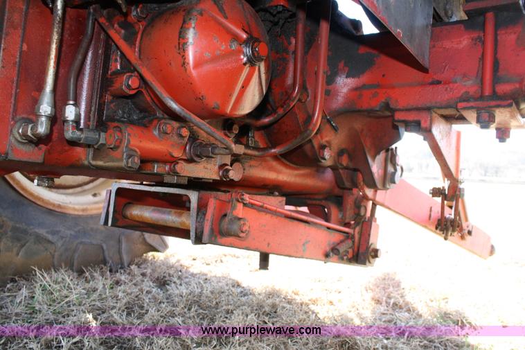image for item 4965 International 684 tractor