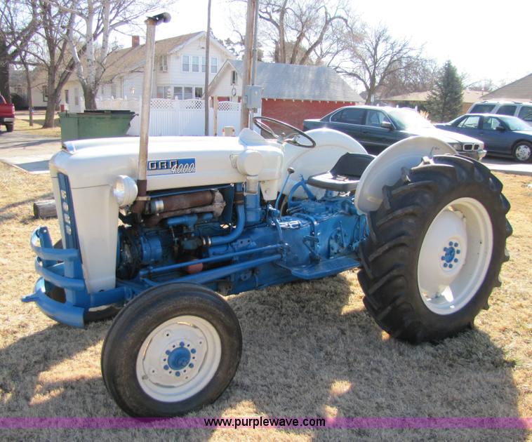 image for item 5304 1964 Ford 4000 tractor