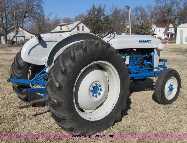 image for item 5304 1964 Ford 4000 tractor