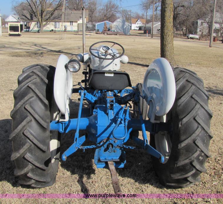 image for item 5304 1964 Ford 4000 tractor
