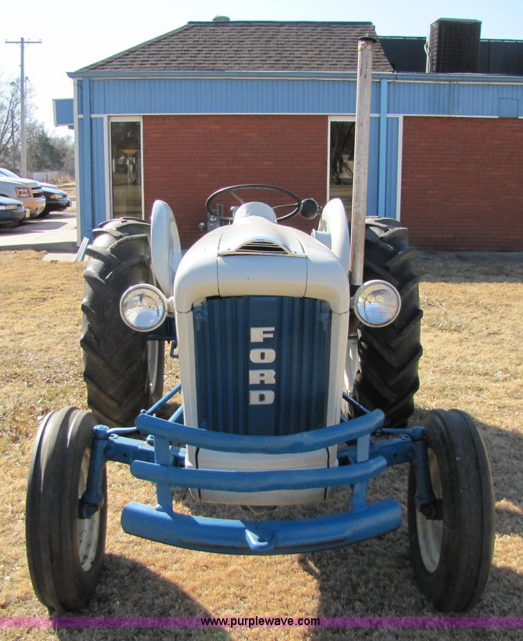 image for item 5304 1964 Ford 4000 tractor