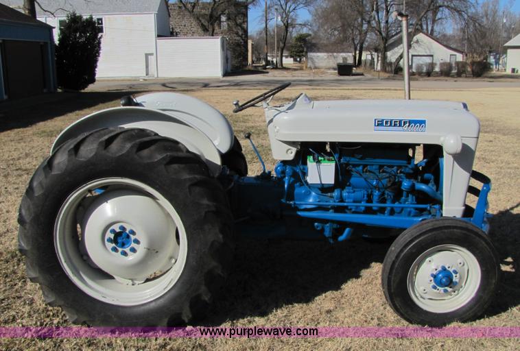 image for item 5304 1964 Ford 4000 tractor
