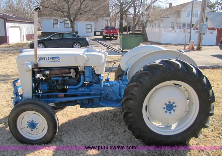 image for item 5304 1964 Ford 4000 tractor