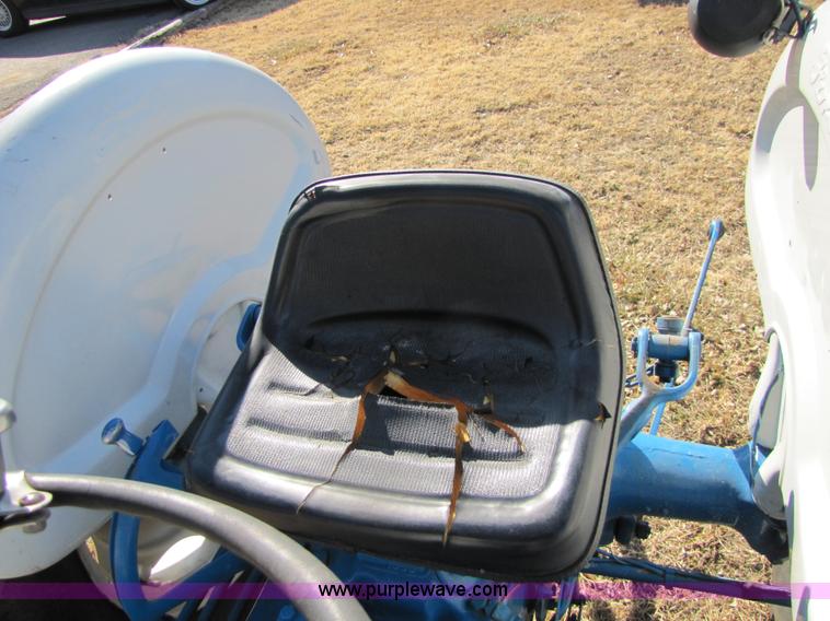 image for item 5304 1964 Ford 4000 tractor