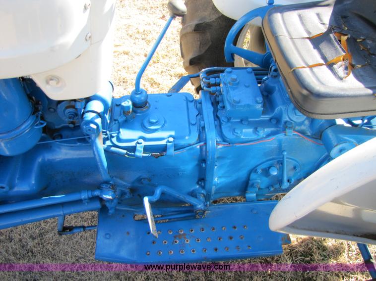image for item 5304 1964 Ford 4000 tractor