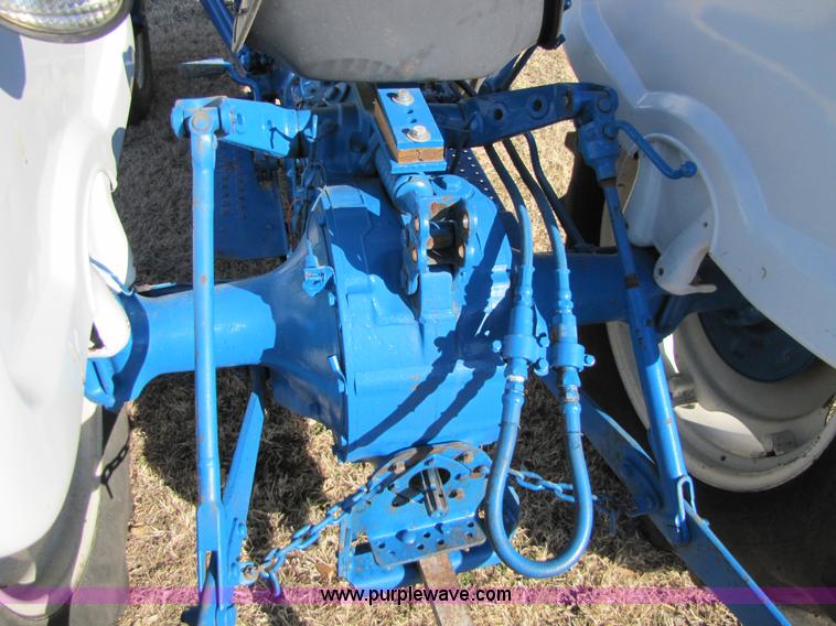 image for item 5304 1964 Ford 4000 tractor