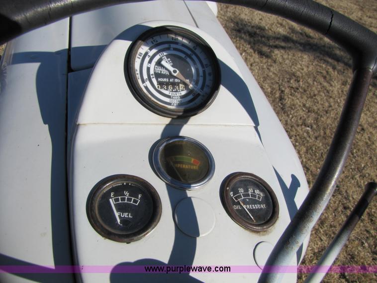 image for item 5304 1964 Ford 4000 tractor