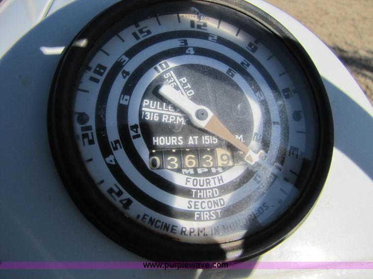 image for item 5304 1964 Ford 4000 tractor