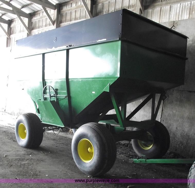 image for item 5472 375 bushel gravity wagon