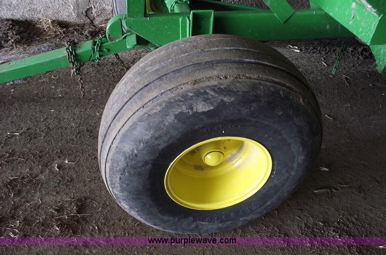 image for item 5472 375 bushel gravity wagon