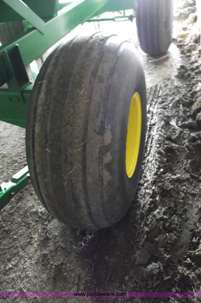 image for item 5472 375 bushel gravity wagon