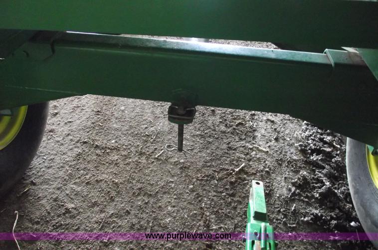 image for item 5472 375 bushel gravity wagon