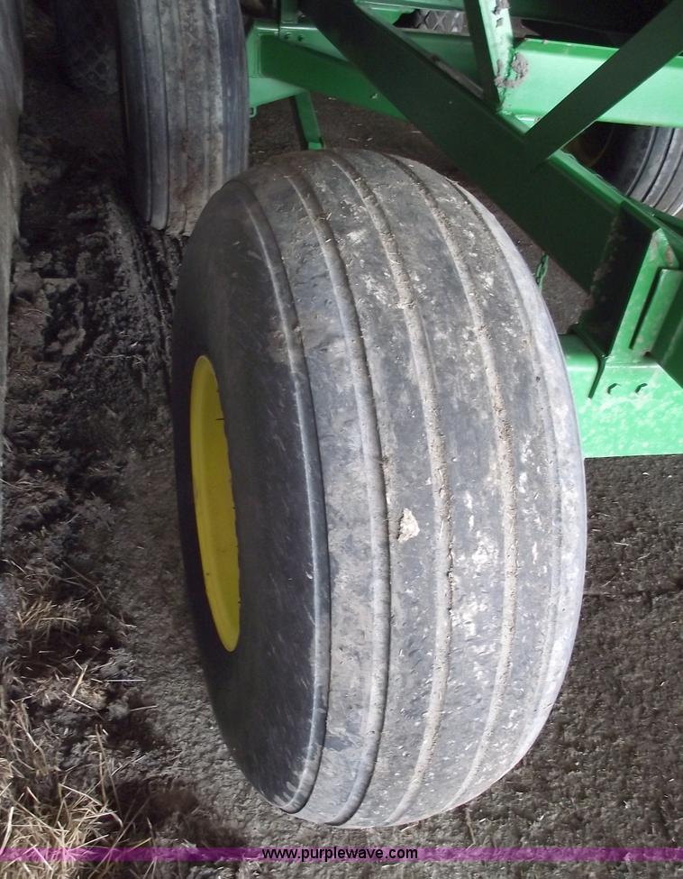 image for item 5472 375 bushel gravity wagon