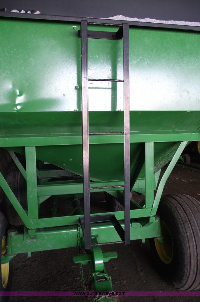 image for item 5472 375 bushel gravity wagon