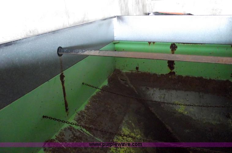 image for item 5472 375 bushel gravity wagon