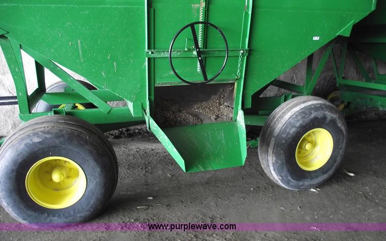 image for item 5472 375 bushel gravity wagon