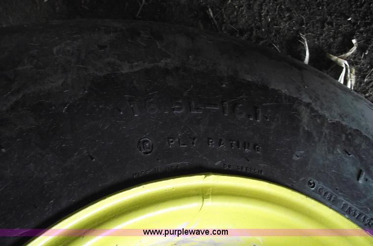 image for item 5472 375 bushel gravity wagon