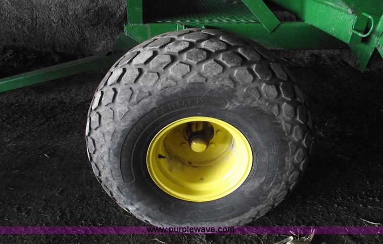 image for item 5473 350 bushel gravity wagon