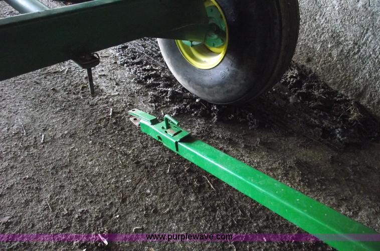 image for item 5473 350 bushel gravity wagon