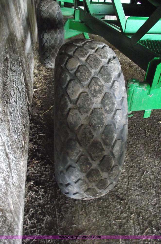 image for item 5473 350 bushel gravity wagon