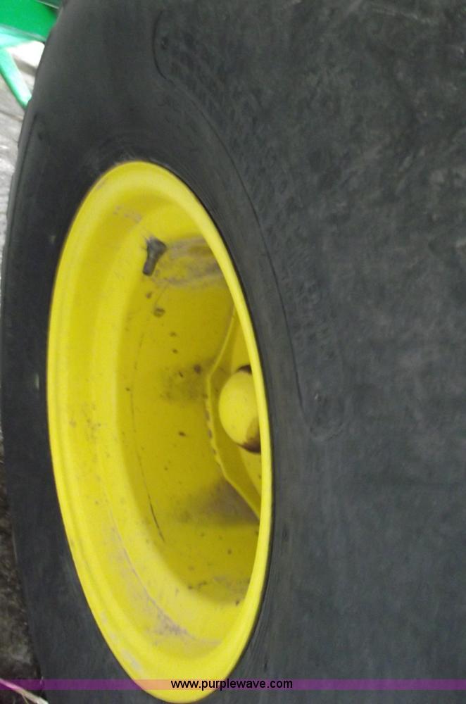 image for item 5473 350 bushel gravity wagon