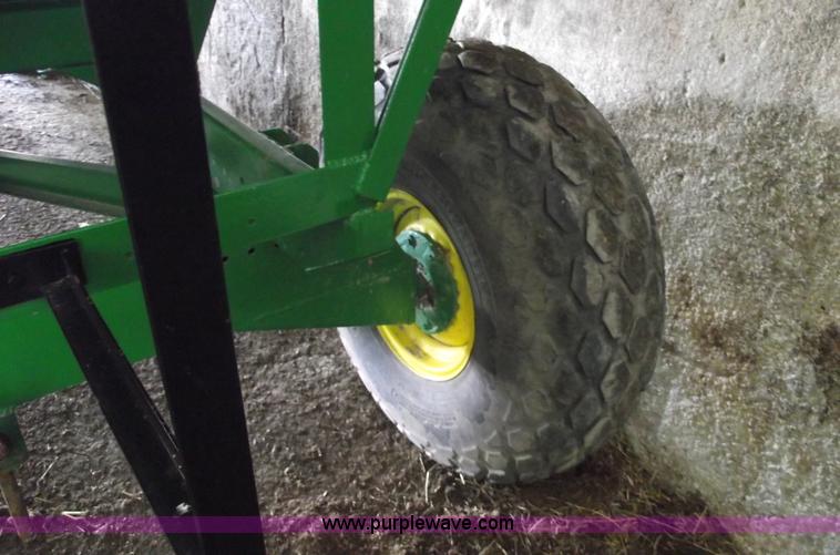 image for item 5473 350 bushel gravity wagon