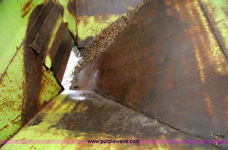 image for item 5473 350 bushel gravity wagon