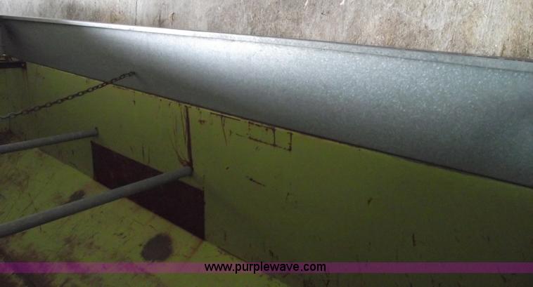 image for item 5473 350 bushel gravity wagon