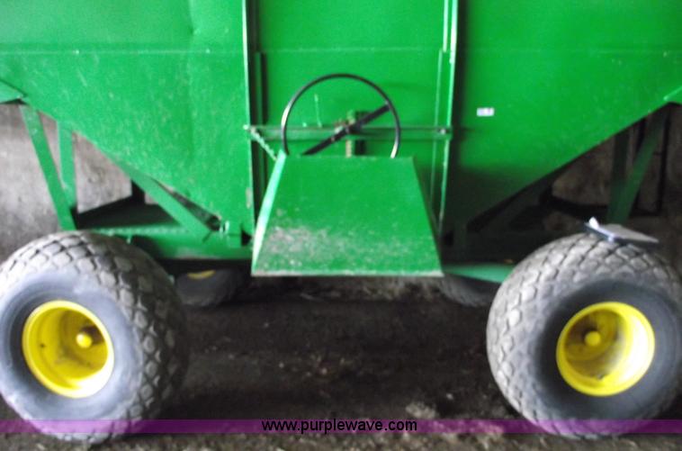 image for item 5473 350 bushel gravity wagon